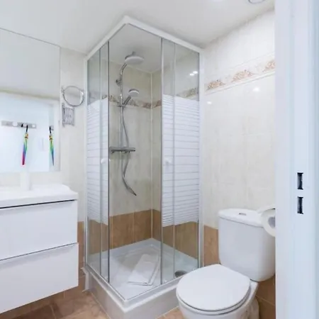 Deloye - Spacious Quiet Wac Near Old Town Apartment Nice