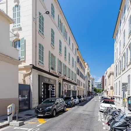 Deloye - Spacious Quiet Wac Near Old Town Apartment